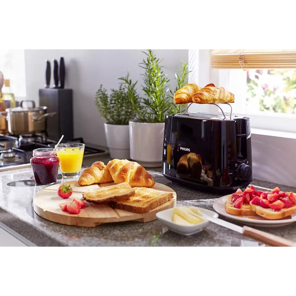 Top 7 Prajitoare de paine pentru bucătărie in 2025 aranjate pe un blat modern de bucătărie