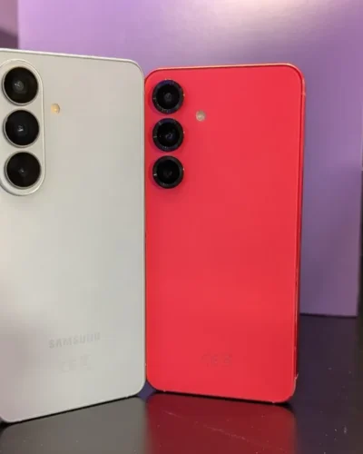 Samsung Galaxy S26 vs S25: Merită Upgrade-ul în 2026?